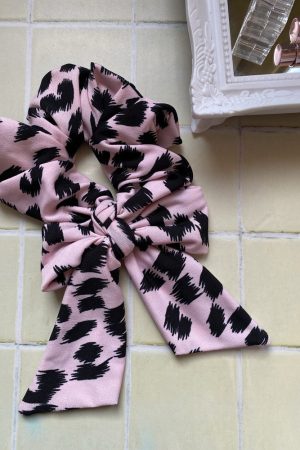 Coleta Con Lazo Rosa Print